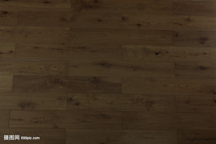 木地板與塑膠地板 選擇適合您的地面材料