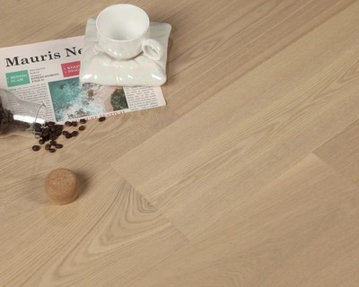 125㎡全屋通鋪木地板，才有家的感覺